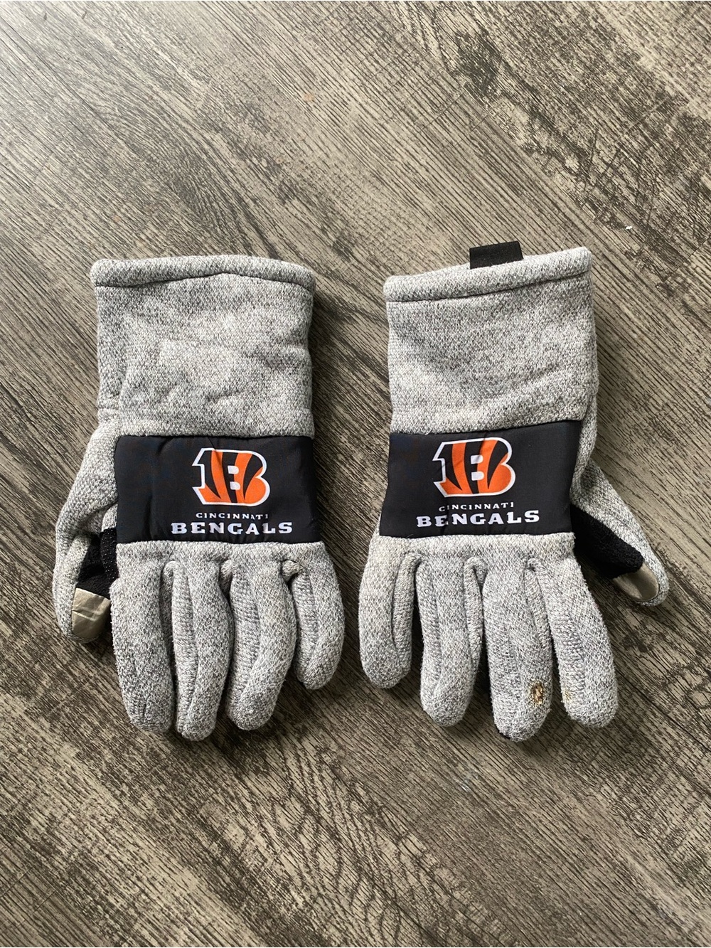 FOCO Cincinnati Bengals Gloves L/XL Gray NFL Touchscreen Fleece Lined Winter